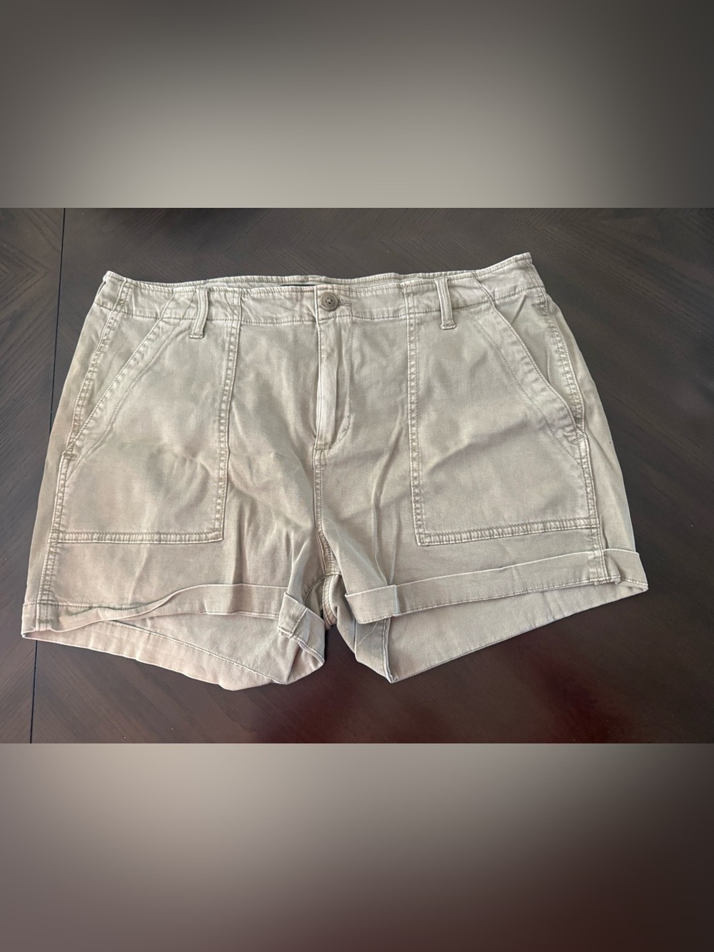 Liverpool Women's Casual Roll-Cuff Utility Shorts . Sage Green. Size 16